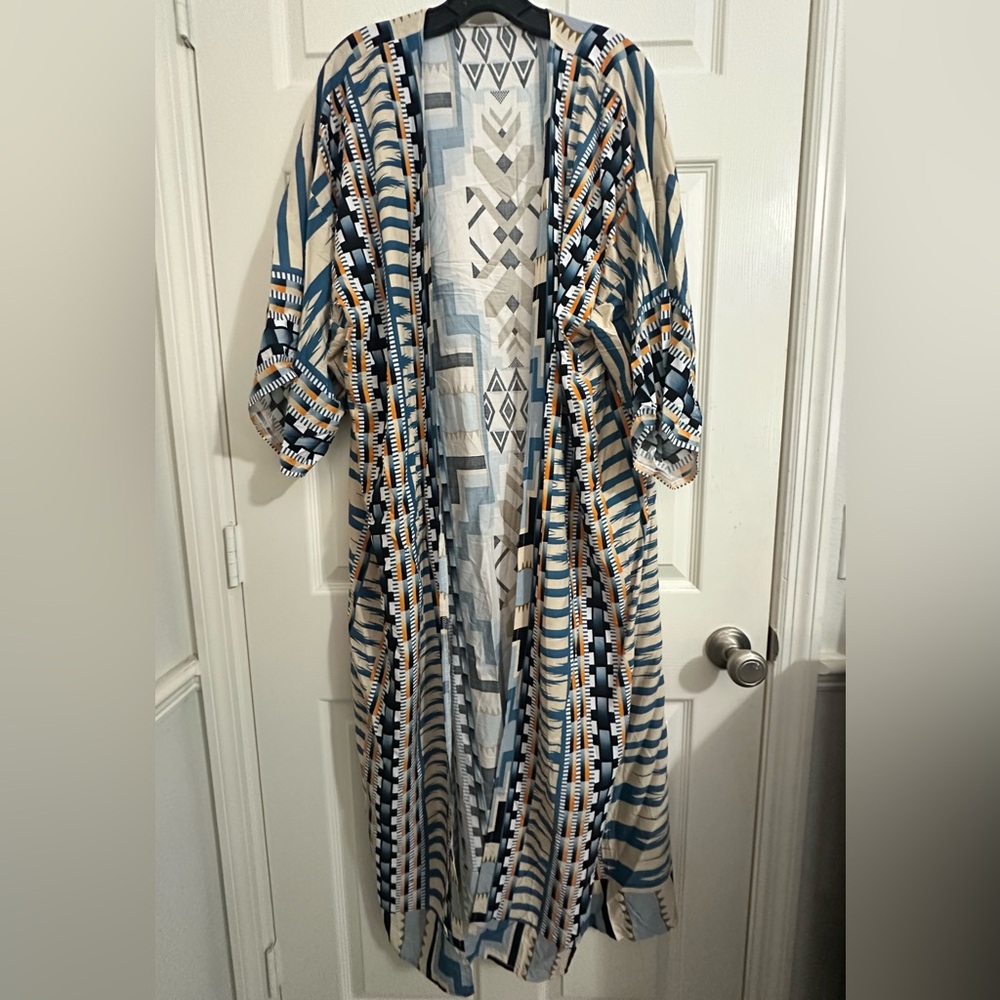 Geometric Patterned Kimono - Picture 7 of 9